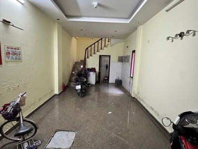 Bán nhà trương định 5 tầng dân xây lô góc hoàng mai 2