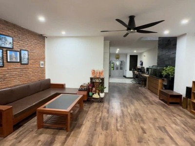 Ngộp bank - giảm 1.6 tỷ -nhà 6 tầng   thang máy - kđt hòa quý - sát võ chí công. 1