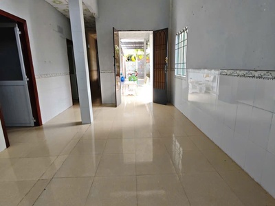 Nhà 4 triêụ 4 phòng ngủ võ văn kiệt nơi có khuôn viên cây cối 2