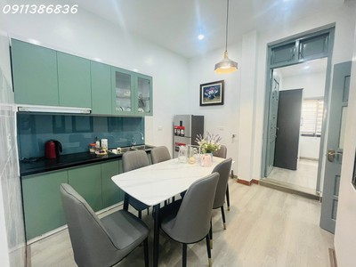 Siêu tập thể trần bình, cầu giấy 48/65m, 3pn 2vs, ô tô đỗ cổng, nội thất leng keng 3