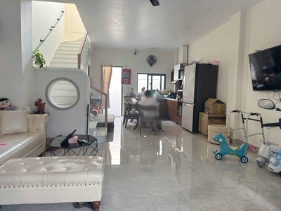 Nhà 3 tầng mới xây hẻm xe hơi bình chiểu 52m gần chợ nông sản giá 5 tỷ 1