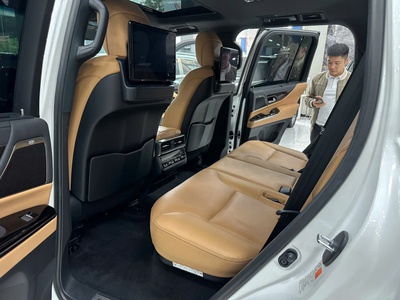 Bán xe Lexus LX600 Urban 7 chổ 2023 Một Chủ 9