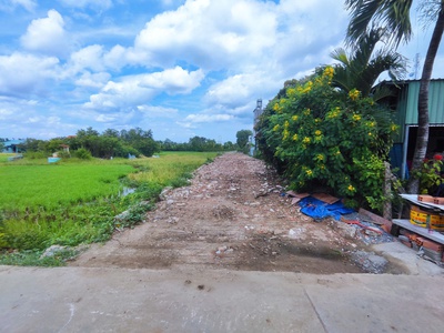 Cần bán 2051m2 đất thổ cư đường xe tải tới đất 1