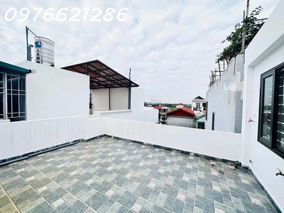 Bán nhà mới tinh thanh am   30m    giá 6,7 tỷ 3 thoáng   căn góc đầu tiên   thiết kế 5 tầng hiện 3