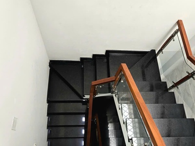 Mặt tiền 12m - ngay sân bay - vip thăng long - tân bình - p4 - 6 tầng có than máy - hiếm nhà bán - 1