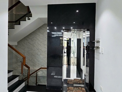 Mặt tiền 12m - ngay sân bay - vip thăng long - tân bình - p4 - 6 tầng có than máy - hiếm nhà bán - 2