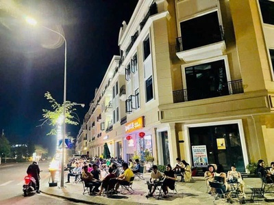  vin quảng trị   2 mặt tiền điện biên phủ  82m   giá 4.7 tỷ  dòng tiền 25tr/tháng 1