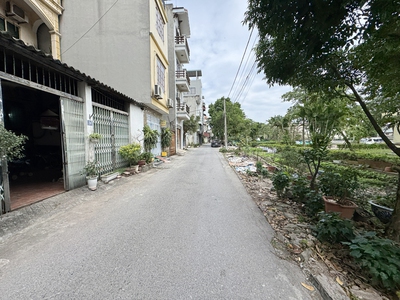 Bán Đất Thổ Cư Việt Hưng 60m2 Lô góc, nở hậu, view vườn hoa thoáng vĩnh viễn, đối diện CC CT10 2