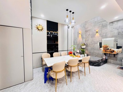 Bán nhà 6 tầng mặt tiền Phạm Ngọc Thạch, Vĩnh Hải, Nha Trang, GIÁ 20 TỶ 5