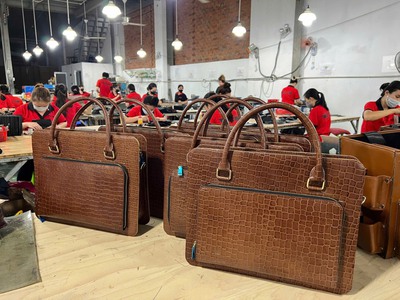 Bạn Tìm Xưởng Sỉ Đồ Da Thật - Gia Công Theo Yêu Cầu - Có VAT 9