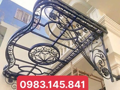 Chuyên gia công vòng tròn sắt mỹ thuật trang trí mái kính 0