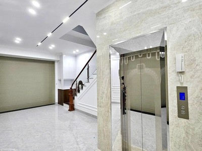Bán nhà an dương  vương  thang máy oto vào nhà   nhà đẹp ở ngay 62m 15.6tỷ 0