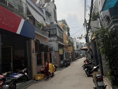 Bán nhà hẻm 8m lạc long quân, phường 11, tân bình  5x13  chỉ hơn 6 tỷ 4