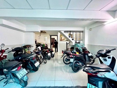 Bán nhà hxh cộng hòa, phường 13, tân bình  6x15m  5 tầng mới 0