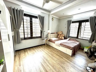 Linhhk cho thuê nhà riêng yên phụ   ô tô đỗ cửa   5 phòng ngủ 1