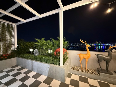 Căn hộ biển ngay trung tâm nha trang. ban công rộng view biển giá siêu rẻ 2