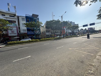 Nhà 3 tầng lô góc 3 mặt thoáng nguyễn văn linh 105.5m2 giá 31.5 tỷ 0