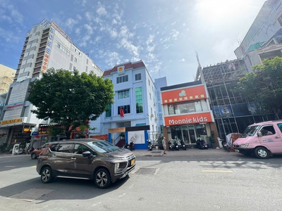 Chính chủ bán nhà mt kd đ.nguyễn thiện thuật, quận 3 - xd 1 hầm 7 tầng - hdt sẵn 60tr/th   lh giang 0