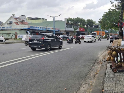 Đất hơn 100m    hướng đông nam   tt khuê trung   giá dưới 10 tỷ 1