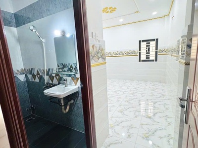 Nhà 2 tầng - chiến lược - hẻm xe hơi - nhỉnh 3 tỷ 1