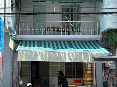 Nhà mt võ trứ, chợ xóm mới, trung tâm nha trang dt: 137,8m  giá bán: 21,5 tỷ   tl   lh e 0