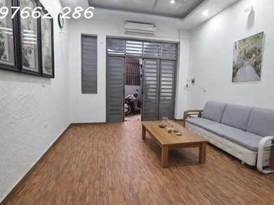 Bán nhà ngõ thông -6,x tỷ  thượng thanh long biên   32m    4 tầng   dân xây chắc chắn 0