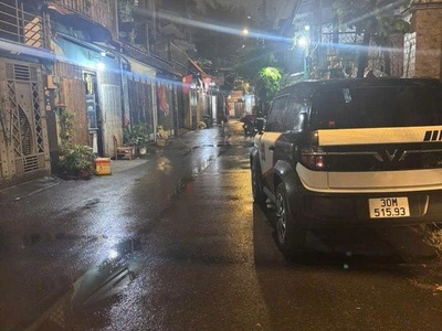 Nhà hxh nguyễn tư giãn, 4x18m, 1 trệt 2 lầu   sân thượng, cách mt 1 căn 3