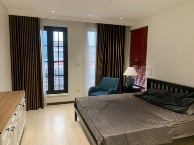 Bán nhà mặt phố hồng tiến 89/105m 5 tầng thang máy lô góc ô tô 33 tỷ 3