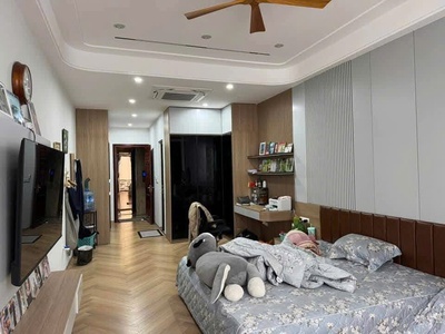 Ngọc lâm  dt 55m xây 6 tầng thang máy  full nội thất hiện đại  chỉ 1x tỷ 4