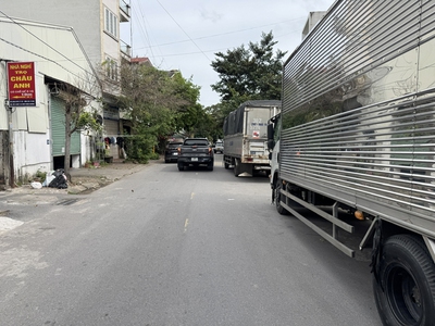 Bán Đất Mặt Phố Chính Trung 79,5m2, MT 5m, Hướng Đông Nam, Sát UBND   Vin Gia Lâm 3