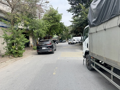 Bán Đất Mặt Phố Chính Trung 79,5m2, MT 5m, Hướng Đông Nam, Sát UBND   Vin Gia Lâm 5