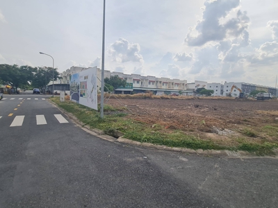 Nhà phố ngay trung tâm kcn phước đông - tây ninh chỉ 2,05 tỷ/căn 4