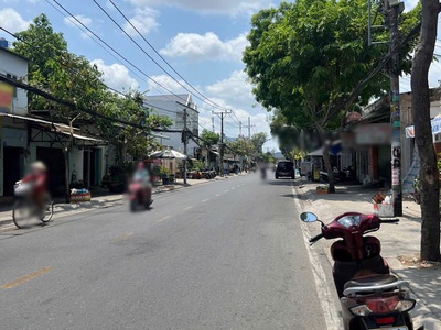 Nhà 2 tầng mặt tiền kinh doanh đường phạm thế hiển  số lẻ  p7q8. giá: 8 tỷ 1