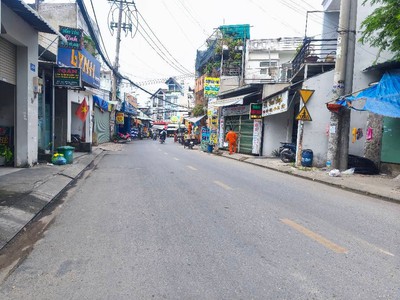 Bán nhà măt tiềntân thới hiệp, q12. hiệp thành 13. 126m2 sổ hồng, giá 6.7 tỷ. 0