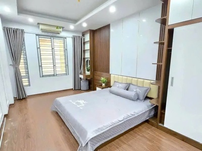 Quan nhân - 73m    mt 4.5m   5 tầng  16.5 tỷ 2