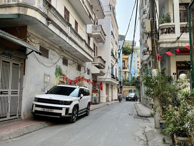 Mặt phố hiếm, bán nhà mặt phố khu vĩnh phúc, kinh doanh, ô tô tránh, 120m chỉ 41.5 tỷ 2