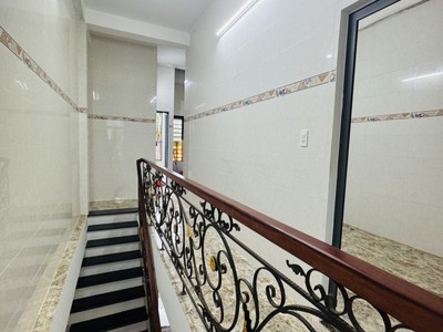 Nguyễn duy trinh 135m 8.9 15 nhà 2 tầng đẹp lô đất kề 4