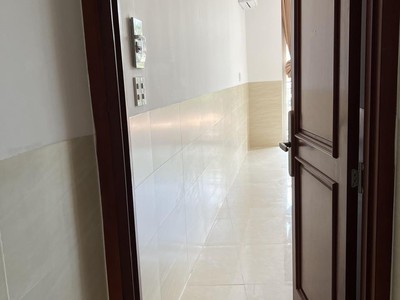 Cho thuê phòng trọ view đẹp có ban công tại tôn thất thuyết, q4, hcm,dt 30m2, giá 5,2tr/th 1