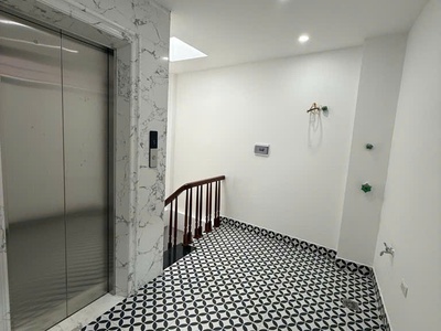   bán nhà ô tô thông mỹ đình   thang máy nhập   mua là khai thác ngay  chỉ 8,x tỷ. lh 4