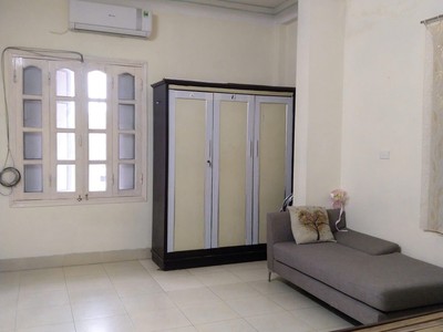 Cho thuê nhà ngõ 364 giải phóng 30m  x 4 tầng, 2 ngủ, 3 wc, 8 triệu 0