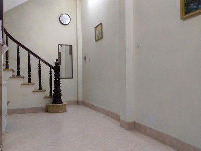 Cho thuê nhà ngõ 364 giải phóng 30m  x 4 tầng, 2 ngủ, 3 wc, 8 triệu 2