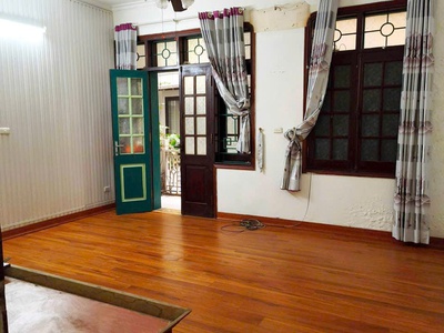 Cho thuê nhà ngõ ô tô thái hà 60m  x 4 tầng, 4 ngủ, 3 vệ sinh, 15 triệu 1