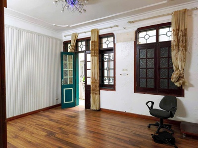 Cho thuê nhà ngõ ô tô thái hà 60m  x 4 tầng, 4 ngủ, 3 vệ sinh, 15 triệu 2