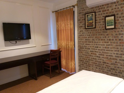 Cho thuê nguyên căn 8 p.ngủ phố Văn Cao, DT: 90m2. 3