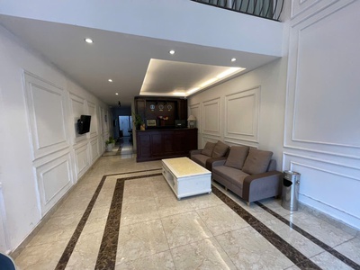 Cho thuê nguyên căn 8 p.ngủ phố Văn Cao, DT: 90m2. 5