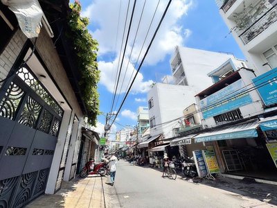 Chính chủ cần bán nhà 2 tầng mtkd đ.xóm chiếu, quận 4 - ngang đẹp 6m 24m   lh giang giang: 2