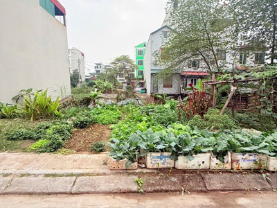 Cc bán gấp lô 145m,veiw hồ,hạ bằng, hoà lạc.sát đhqg, dh fpt,trục chính,gần metro.giá chỉ 3.750tỷ 0