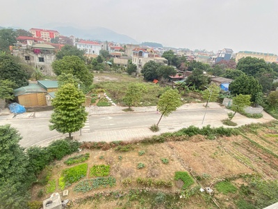 Bán gấp lô 86m2 sẵn sổ đỏ 2 mặt tiền giá đầu tư, đất đô thị trung tâm tt lương sơn bp sang sổ 1