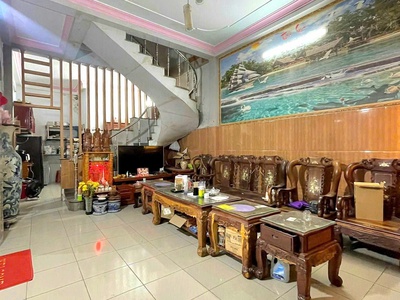 Bán nhà 2 tầng 104m dĩ an,shr đường xe hơi thông,gần ngã 3 ông xã 2