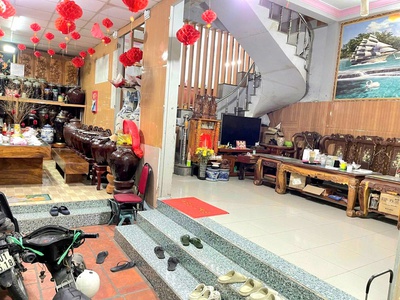 Bán nhà 2 tầng 104m dĩ an,shr đường xe hơi thông,gần ngã 3 ông xã 0